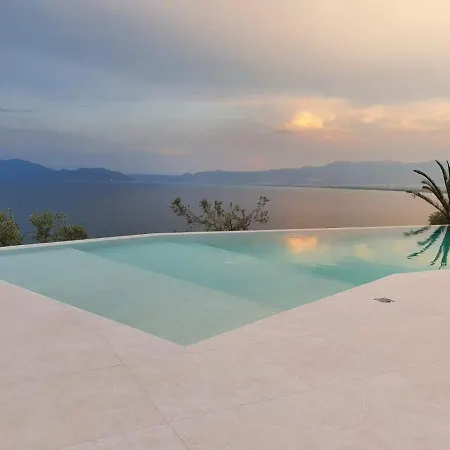 Alba Ocean View Luxury Néa Ankhíalos