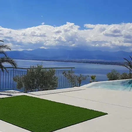 Alba Ocean View Luxury Néa Ankhíalos